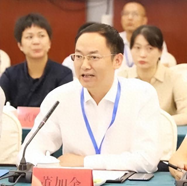 140位企业家共交流 | 福建省百强民营企业走进龙岩交流座谈会在龙岩召开-5.jpg