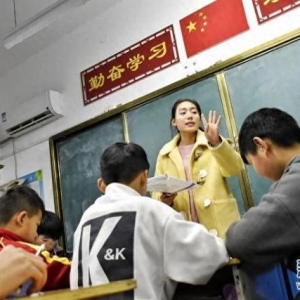 人民日报评论：把时间还给教师，让教育回归本质