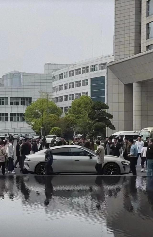 4.11｜今天，互联网的“瓜”都在这了！