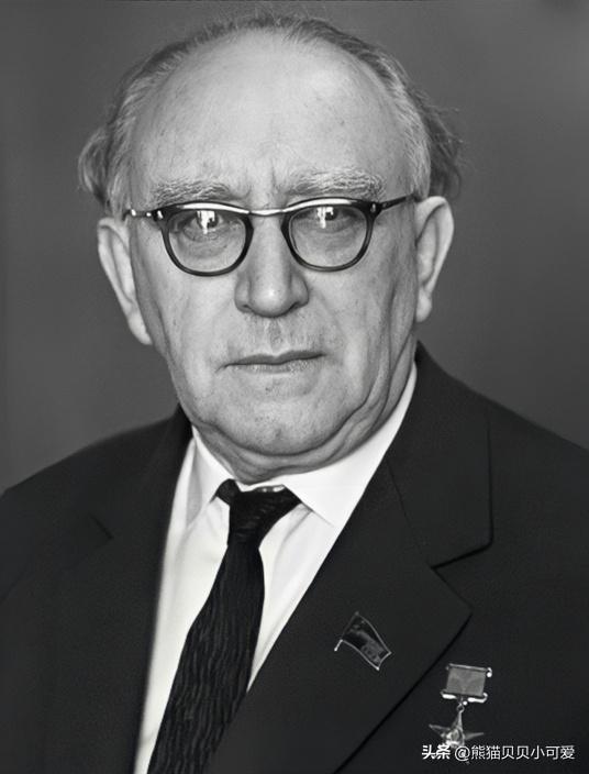 2024年，中国教育领域一个最新动向，折射出怎样的经济现实问题？