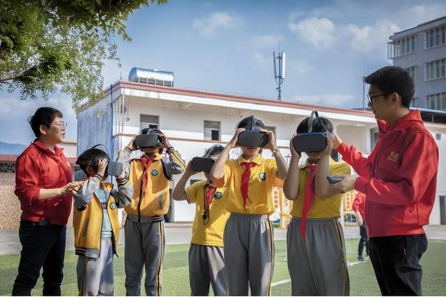 中国互联网30年·中国联通丨30年，托起中国互联网辉煌