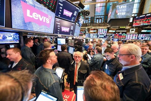 互联网泡沫噩梦重现？美国之光一夜蒸发万亿，AI只是昙花一现