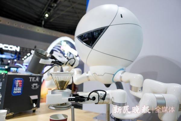 2024世界人工智能大会｜具身智能+人形机器人，通用人工智能未来已来