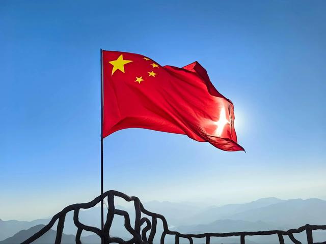 我国教育的悲哀，门外汉的“指挥棒”以多种方式左右教育的发展