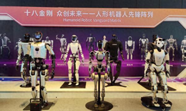 人工智能大会上的AI新浪潮：万卡集群成标配，安全治理全球合作