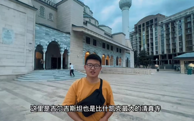 我90后大学生，曾经互联网创业负债几十万，如今做外贸日赚300元