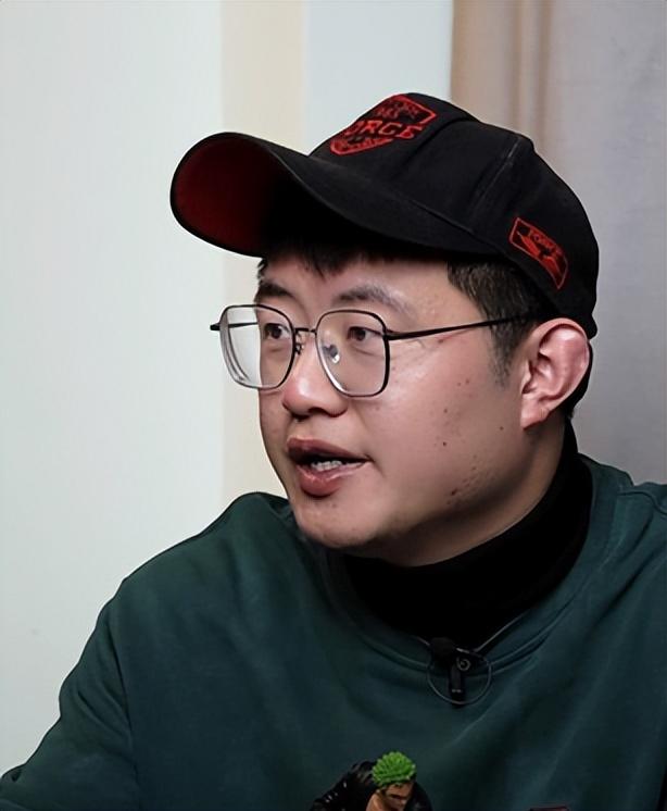 我90后大学生，曾经互联网创业负债几十万，如今做外贸日赚300元