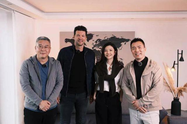 不播比赛的欧洲杯综艺，《欧罗巴的夏天》却给了球迷更多精彩