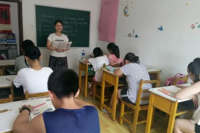 家长怒斥：中国式教育就是补课！教育到底怎么了？孩子们顶不住了