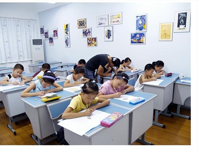 家长怒斥：中国式教育就是补课！教育到底怎么了？孩子们顶不住了