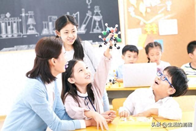 中国的教育就是补课，苦了家长、累了孩子，最后谁受益了？