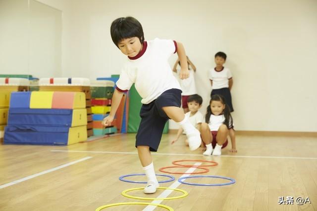 十二年义务教育真要来了？教育免费大升级，孩子教育从此无忧？