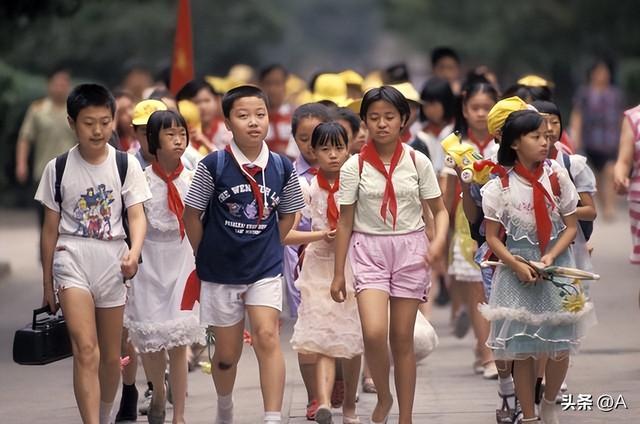 十二年义务教育真要来了？教育免费大升级，孩子教育从此无忧？