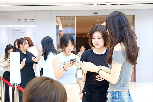 8.8｜今天，互联网的“瓜”都在这了！