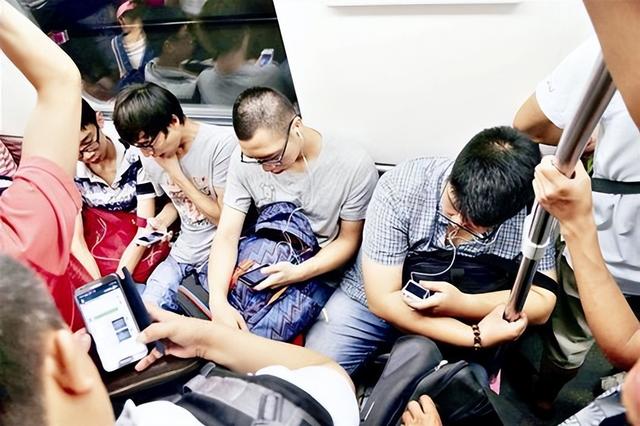 为什么互联网会出现病毒式内容？